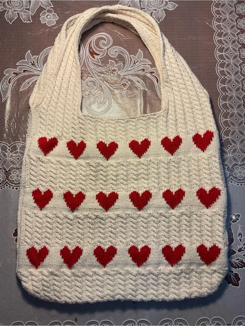 Source Unknown Cream Knit Tote with Red Heart Pattern - Picture 2 of 4